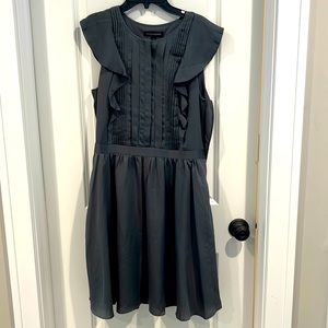 LIKE NEW banana republic dress size 6